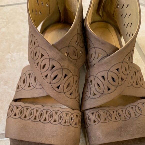 🔥 BUSSOLA LEATHER zip back brown sandals women’s size 37 7 -  7.5 - Picture 4 of 15